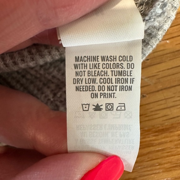 *last chance* Aerie | Women’s light grey cropped light sweater - Picture 5 of 14